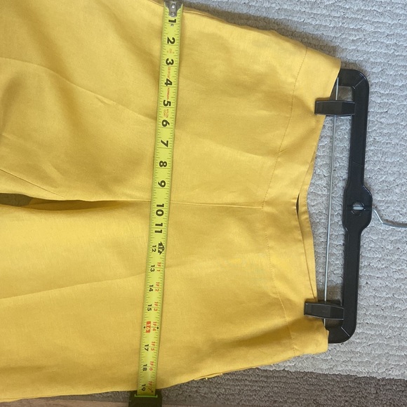 Camille La Vie capris, size 6 in golden yellow - Picture 6 of 9